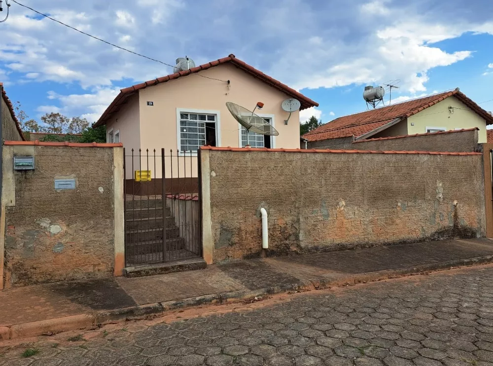 Casa à venda com 2 quartos, 217m² - Foto 2