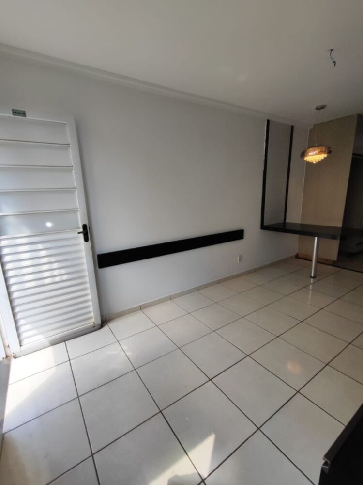 Casa à venda com 2 quartos, 64m² - Foto 4