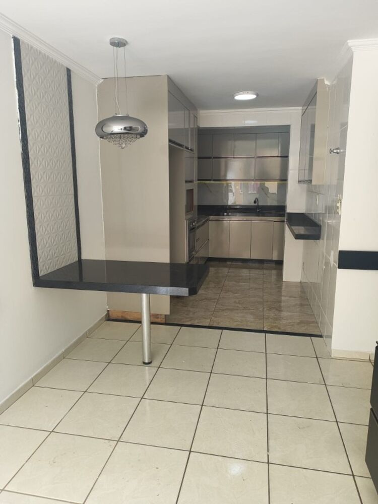 Casa à venda com 2 quartos, 64m² - Foto 5