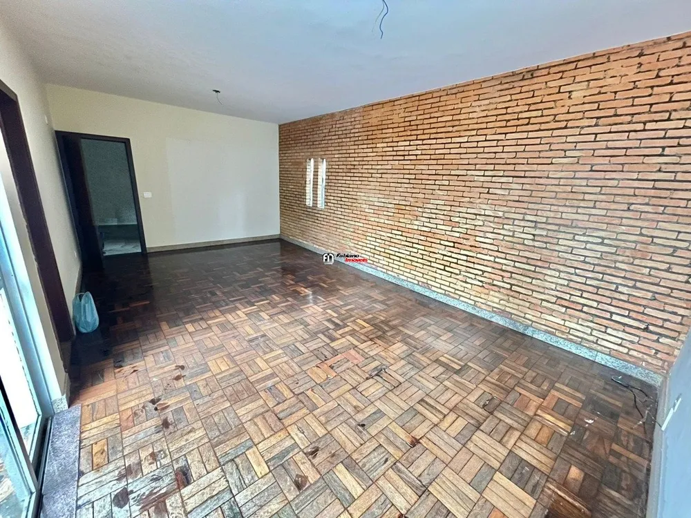 Casa, 4 quartos, 241 m² - Foto 2