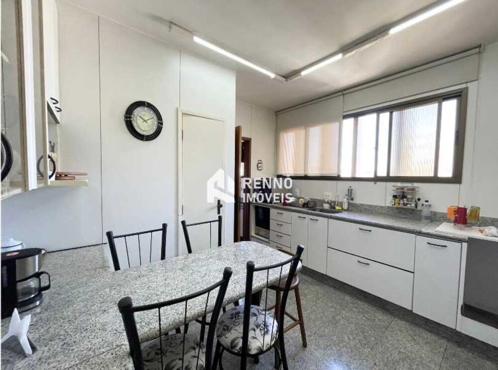Apartamento à venda com 4 quartos, 155m² - Foto 4