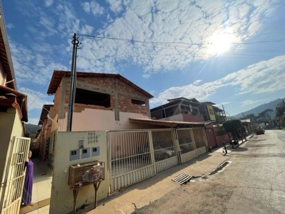 Casa à venda com 3 quartos, 60m² - Foto 3