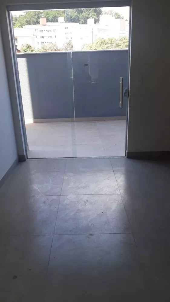 Apartamento à venda com 2 quartos, 70m² - Foto 4