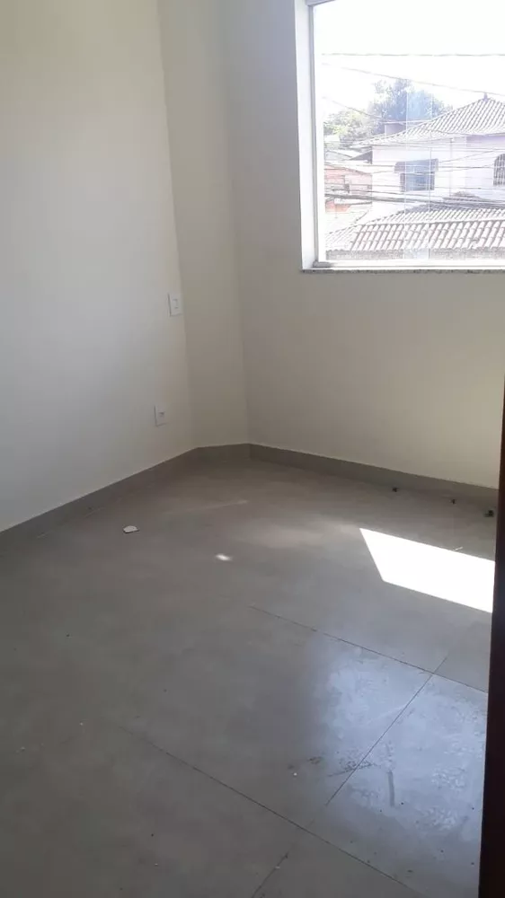 Apartamento à venda com 2 quartos, 70m² - Foto 3