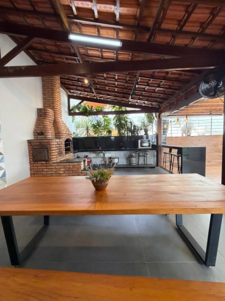 Casa, 4 quartos, 319 m² - Foto 1