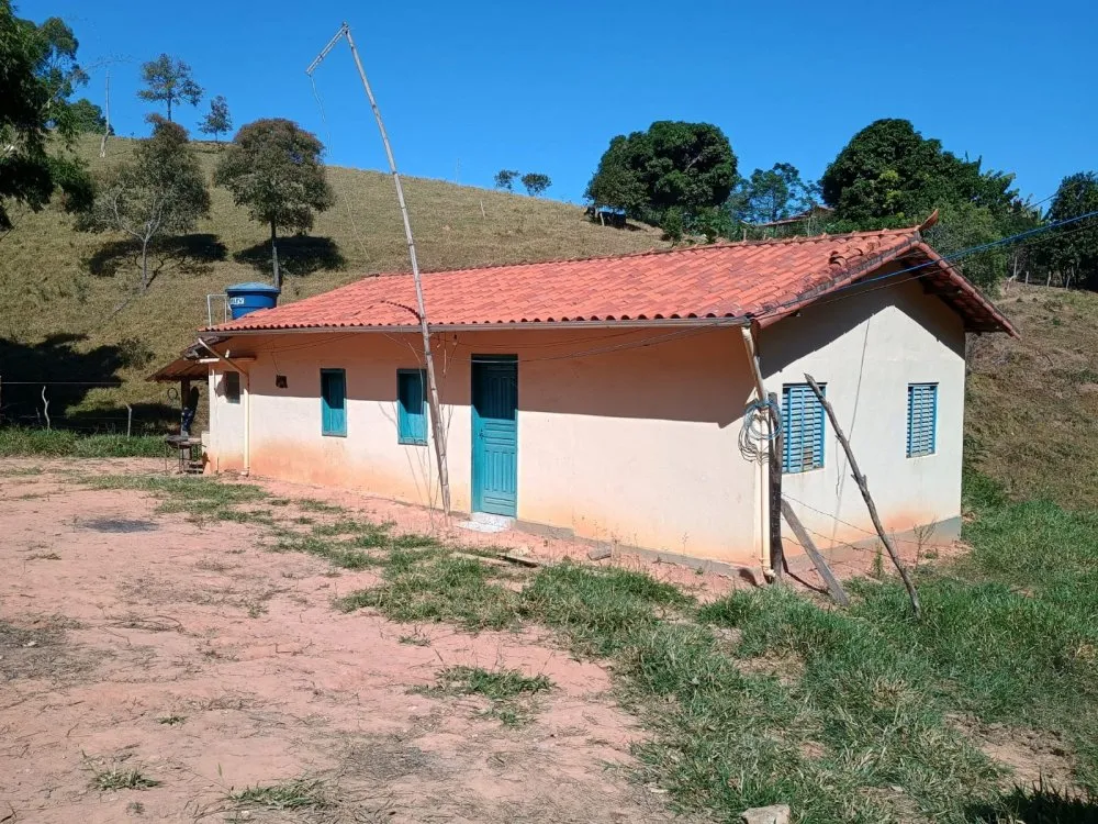 Sítio, 4 quartos, 23000 m² - Foto 1