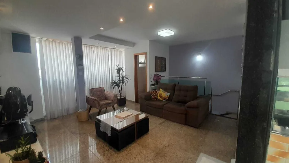 Cobertura, 3 quartos, 208 m² - Foto 2