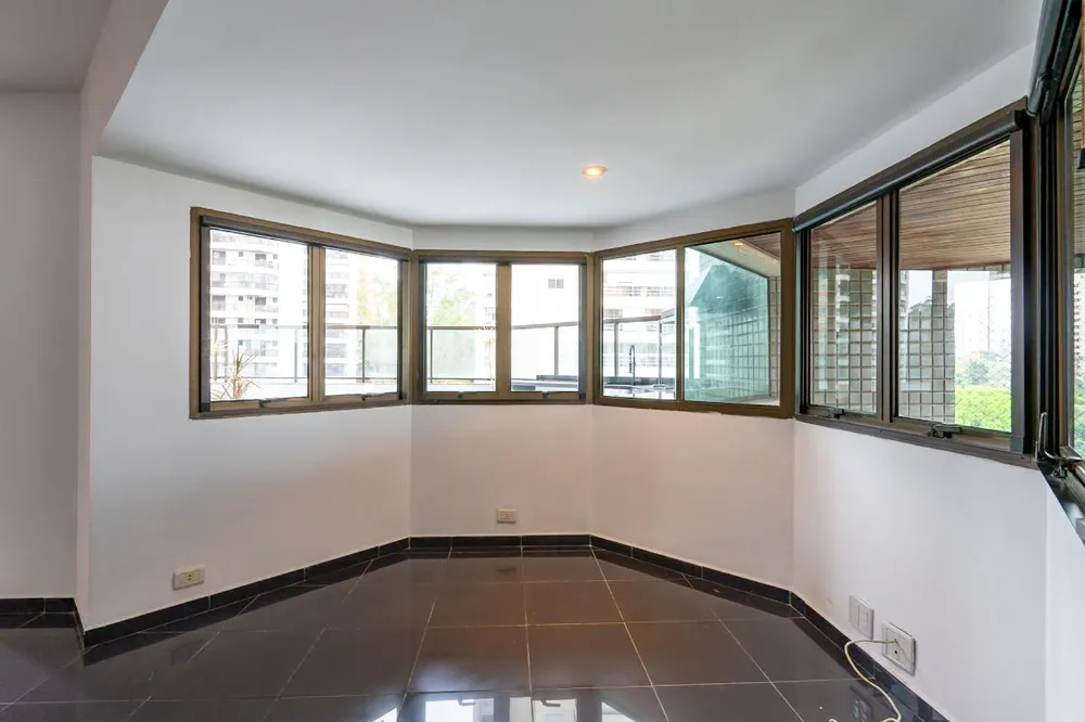 Apartamento, 3 quartos, 251 m² - Foto 2