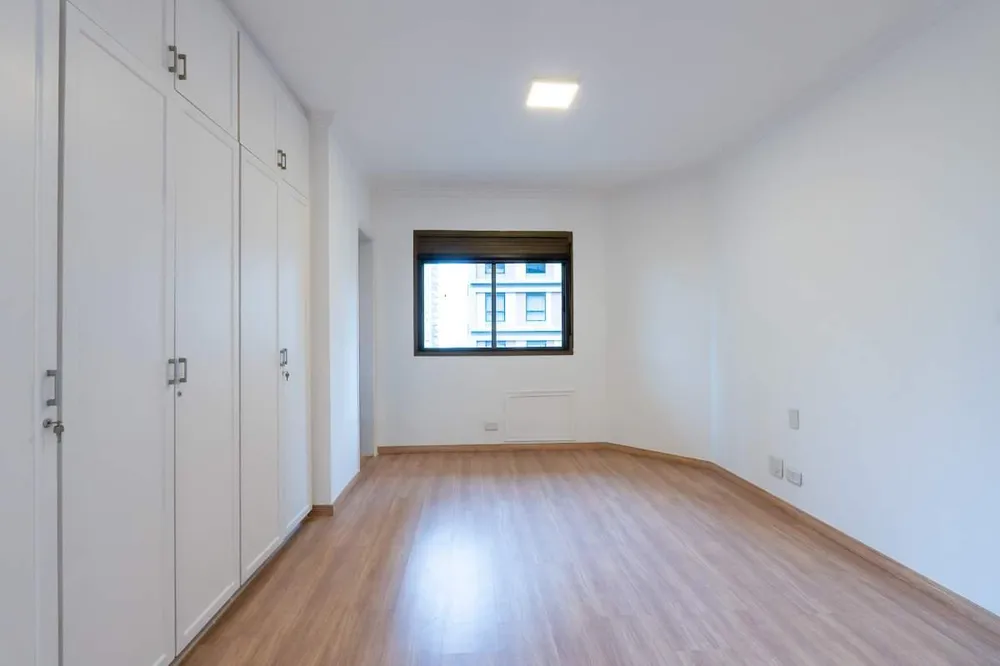 Apartamento, 3 quartos, 251 m² - Foto 2