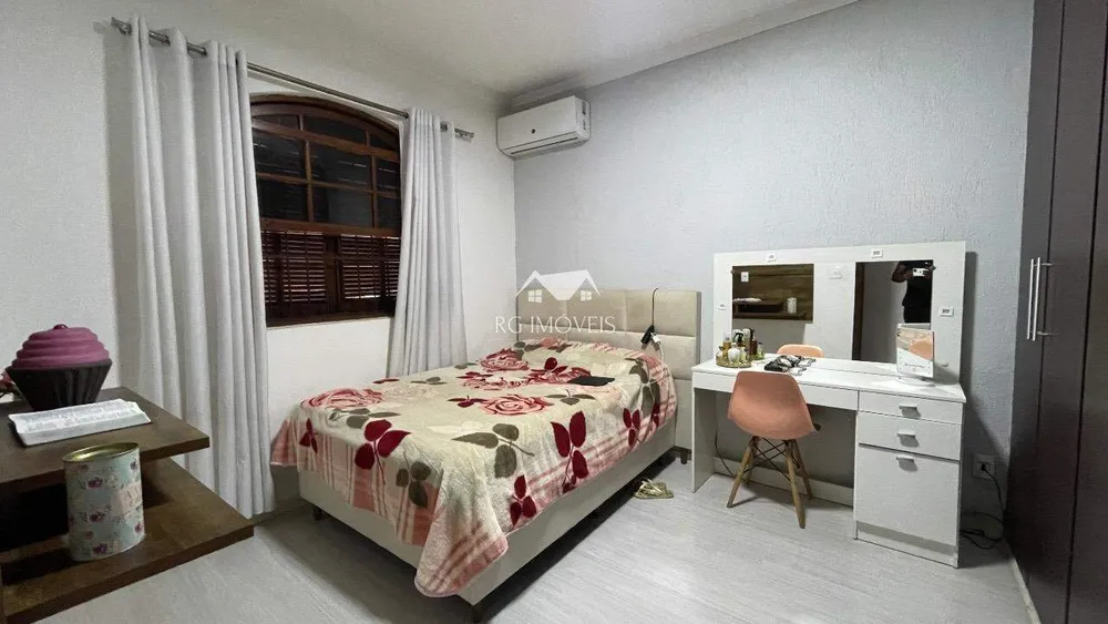 Casa, 4 quartos, 206 m² - Foto 2