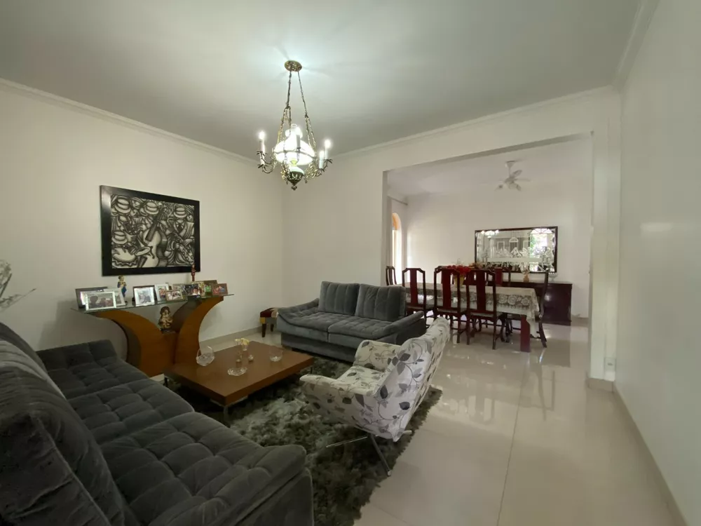 Casa à venda com 3 quartos, 250m² - Foto 3