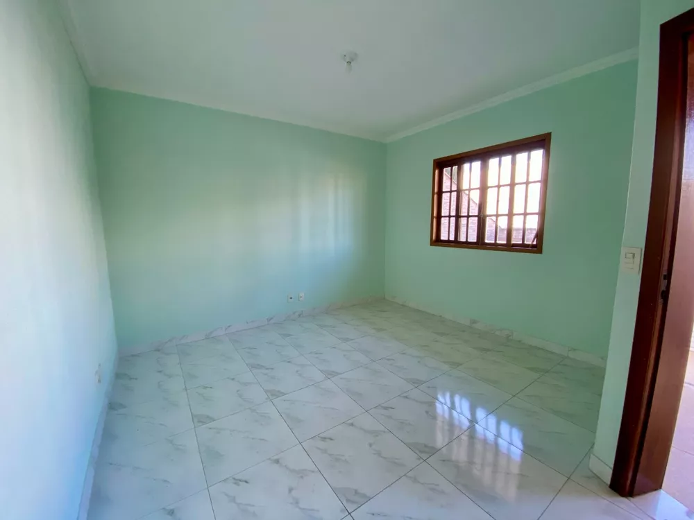 Casa à venda com 3 quartos, 150m² - Foto 2