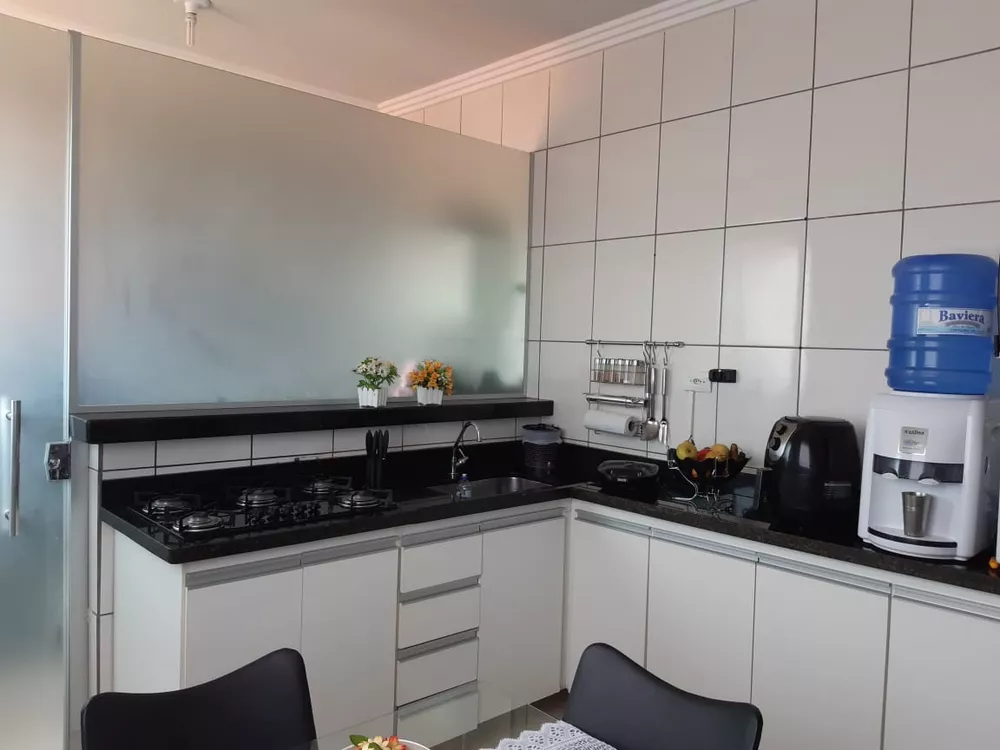 Apartamento à venda com 3 quartos, 100m² - Foto 4