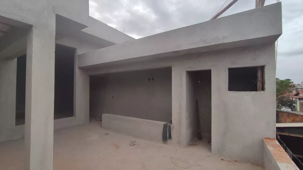 Casa à venda com 3 quartos, 190m² - Foto 2