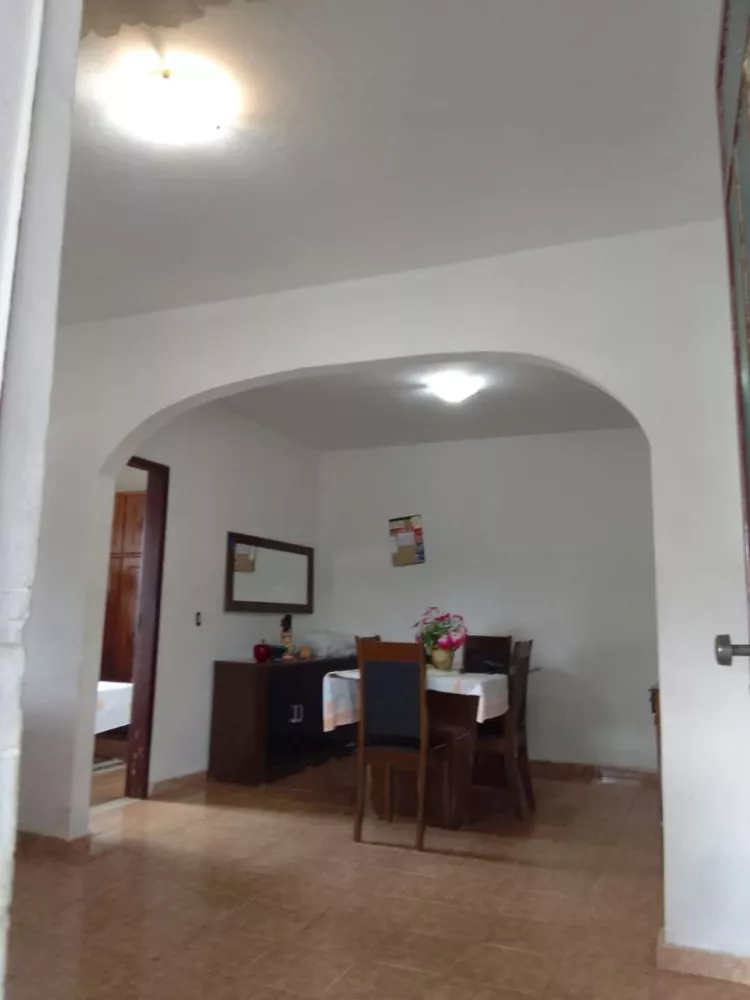 Casa à venda com 3 quartos, 100m² - Foto 2