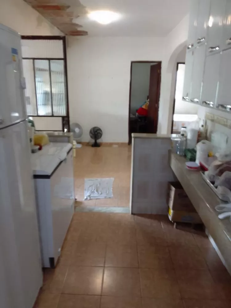 Casa à venda com 3 quartos, 100m² - Foto 3