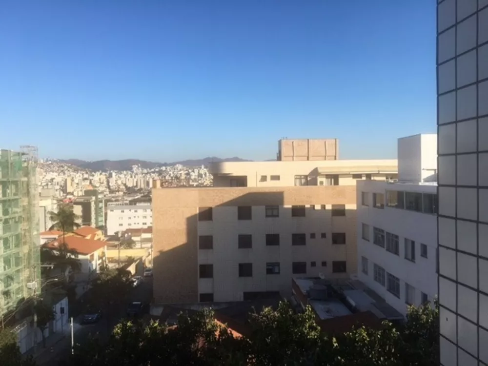 Apartamento à venda com 4 quartos, 190m² - Foto 2