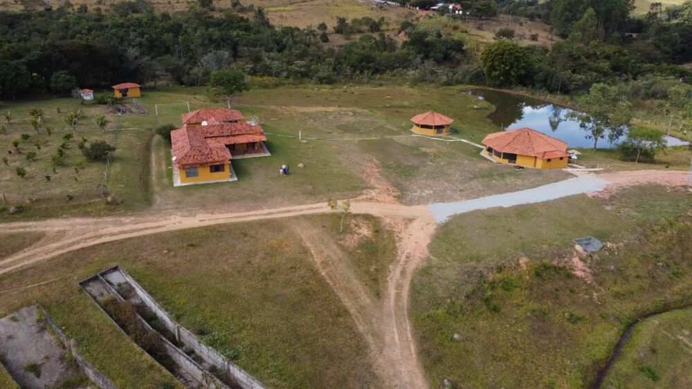 Fazenda à venda com 1 quarto, 720000m² - Foto 1
