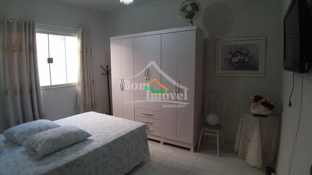 Casa à venda com 6 quartos, 250m² - Foto 13