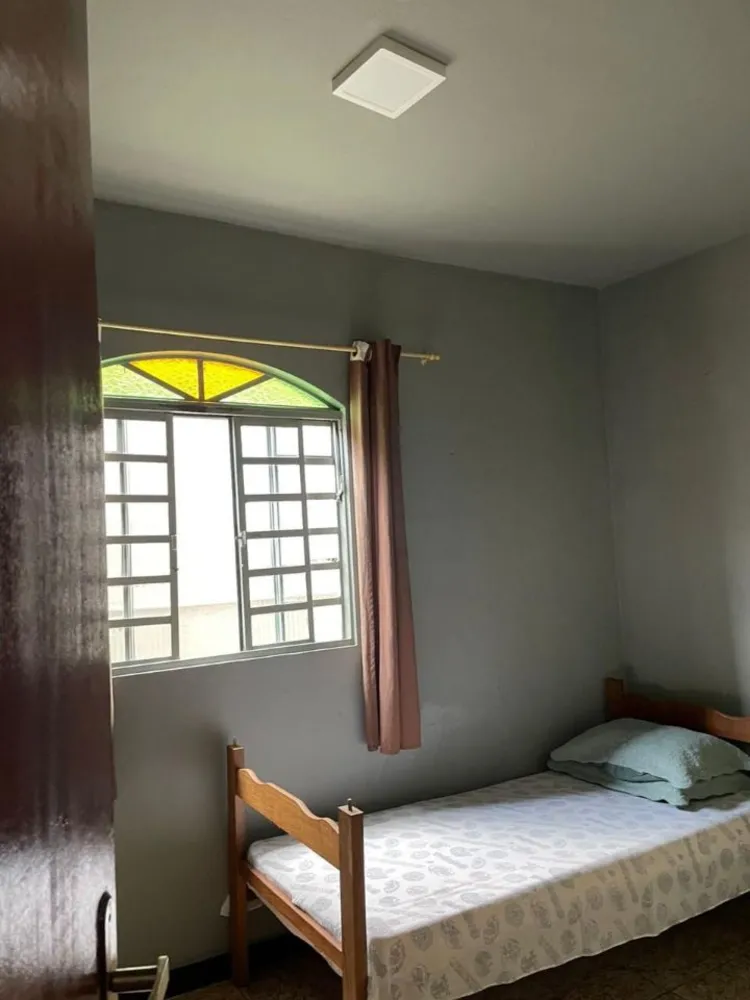 Casa, 4 quartos, 190 m² - Foto 2