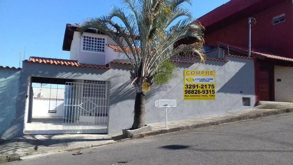 Casa à venda com 3 quartos, 300m² - Foto 1