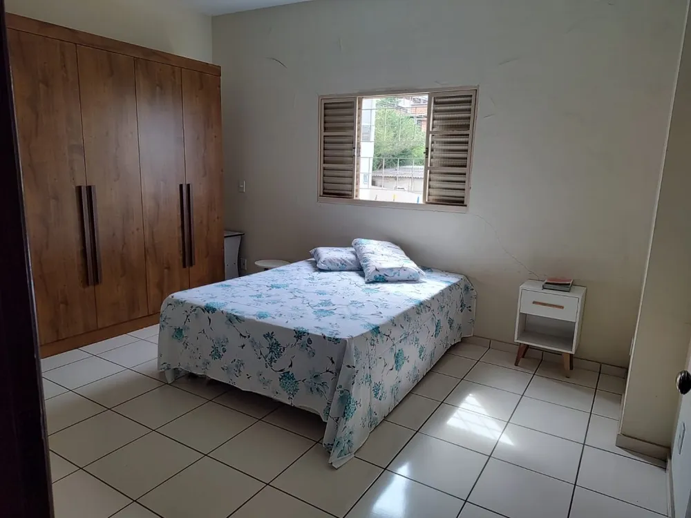 Casa, 4 quartos, 202 m² - Foto 2