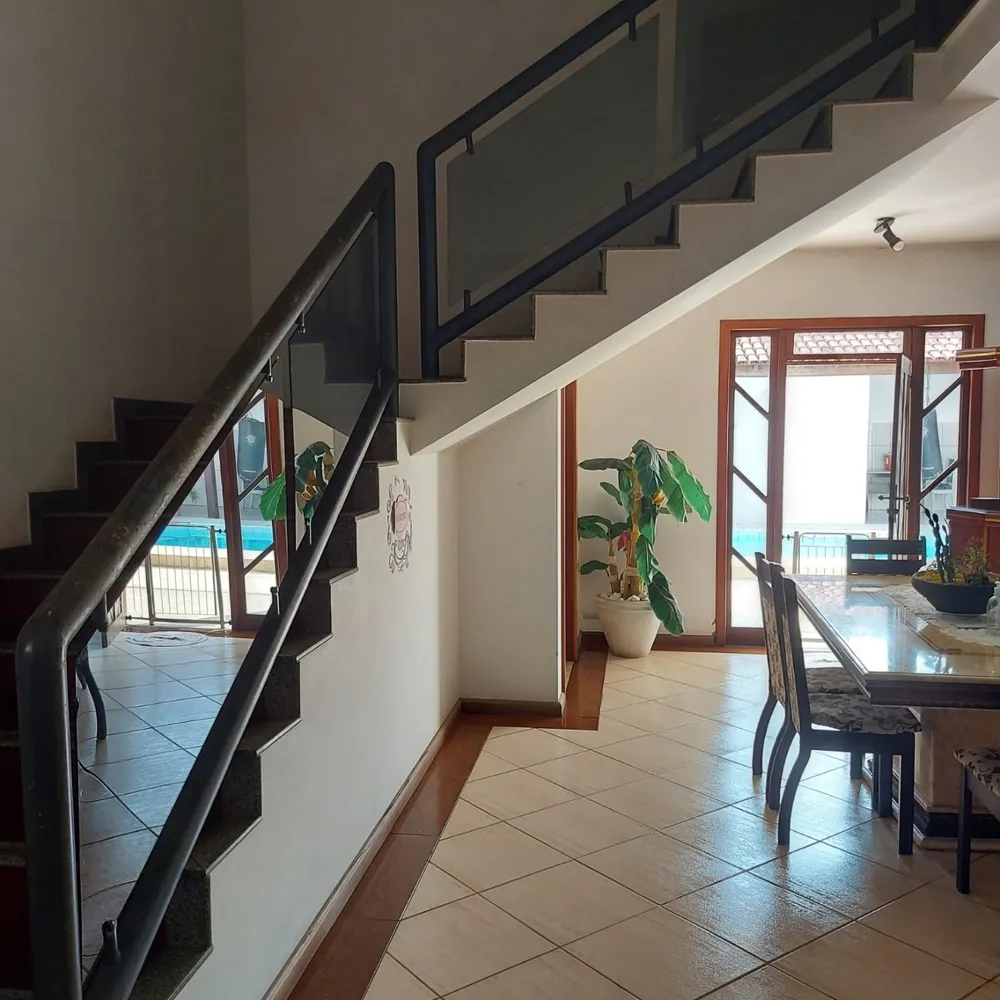 Casa, 4 quartos, 335 m² - Foto 1
