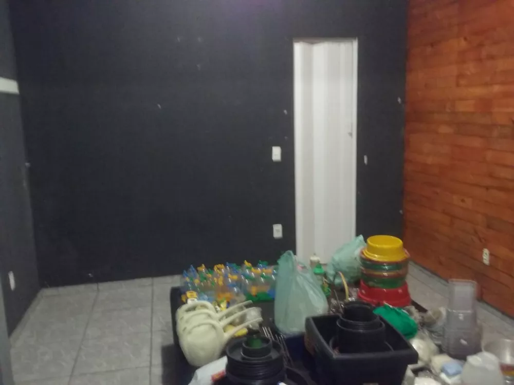 Casa à venda com 2 quartos, 190m² - Foto 2