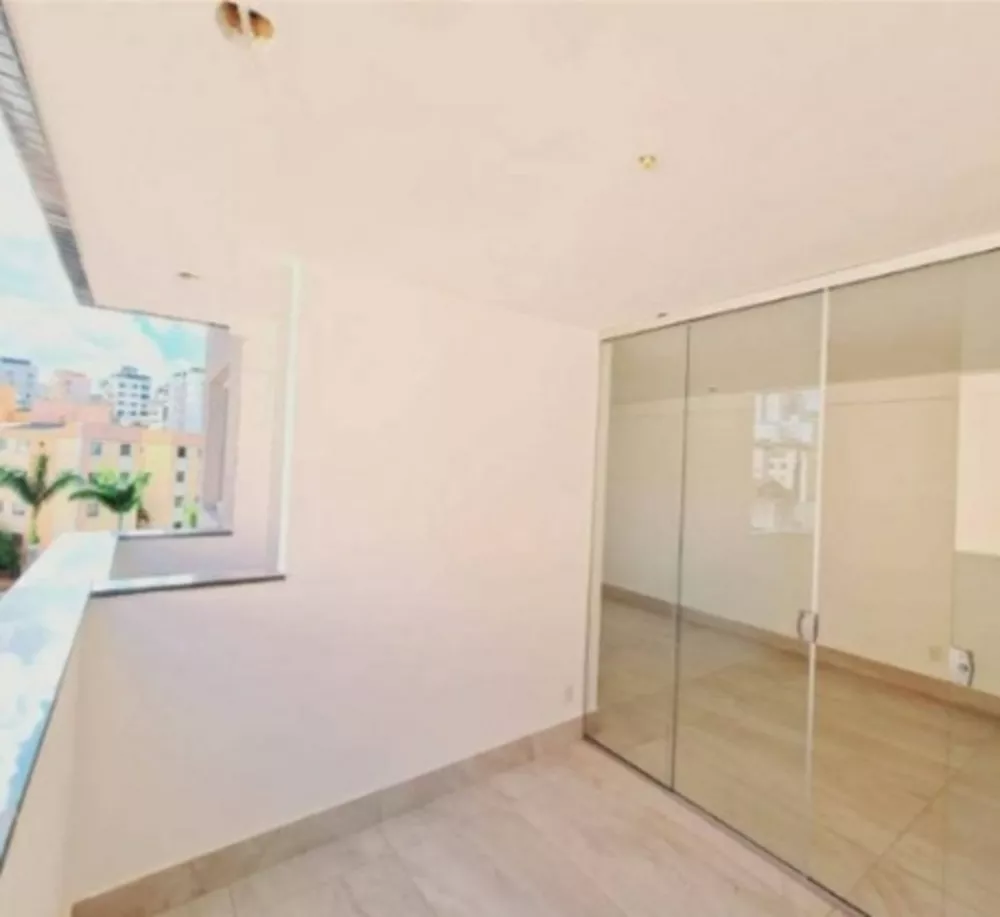 Apartamento à venda com 3 quartos, 30m² - Foto 2