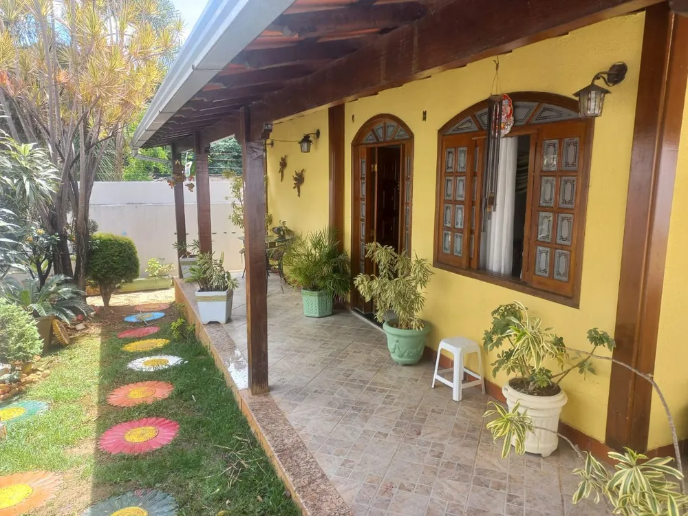 Casa, 3 quartos, 228 m² - Foto 1