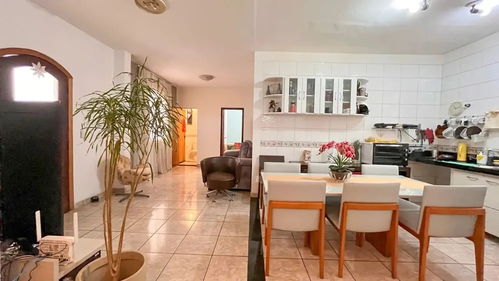 Casa, 5 quartos, 395 m² - Foto 1