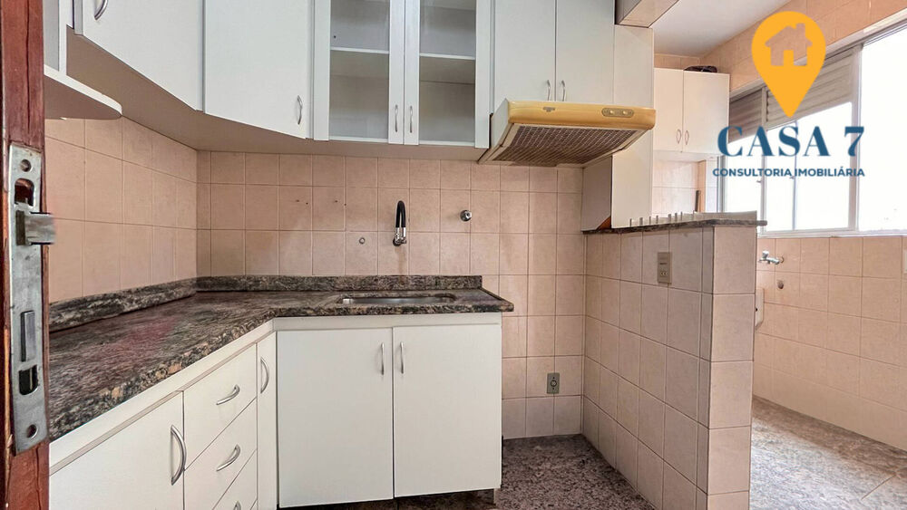Apartamento à venda com 2 quartos, 80m² - Foto 2
