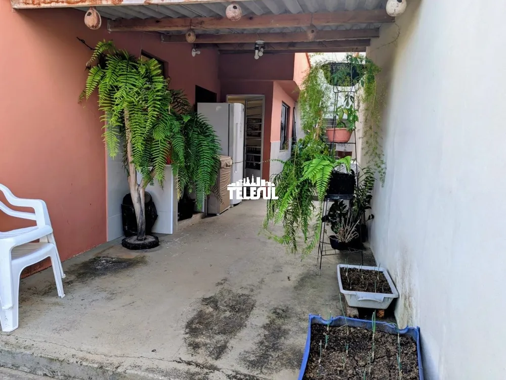 Casa, 3 quartos, 131 m² - Foto 2