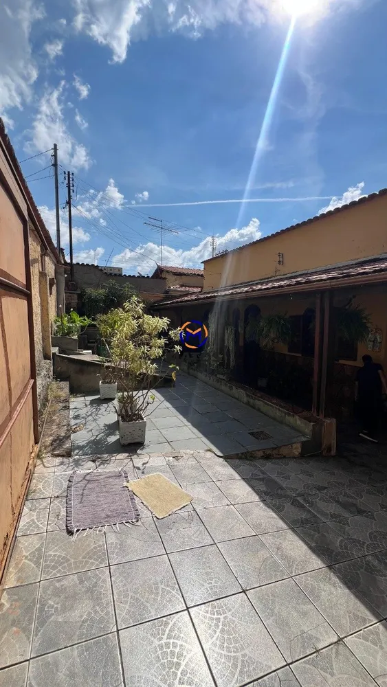 Casa, 4 quartos, 240 m² - Foto 1