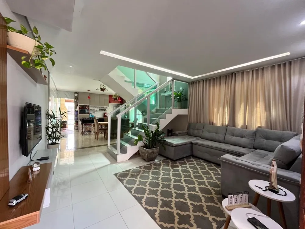 Casa, 3 quartos, 240 m² - Foto 1