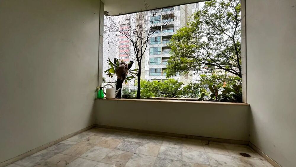 Apartamento à venda com 4 quartos, 160m² - Foto 1