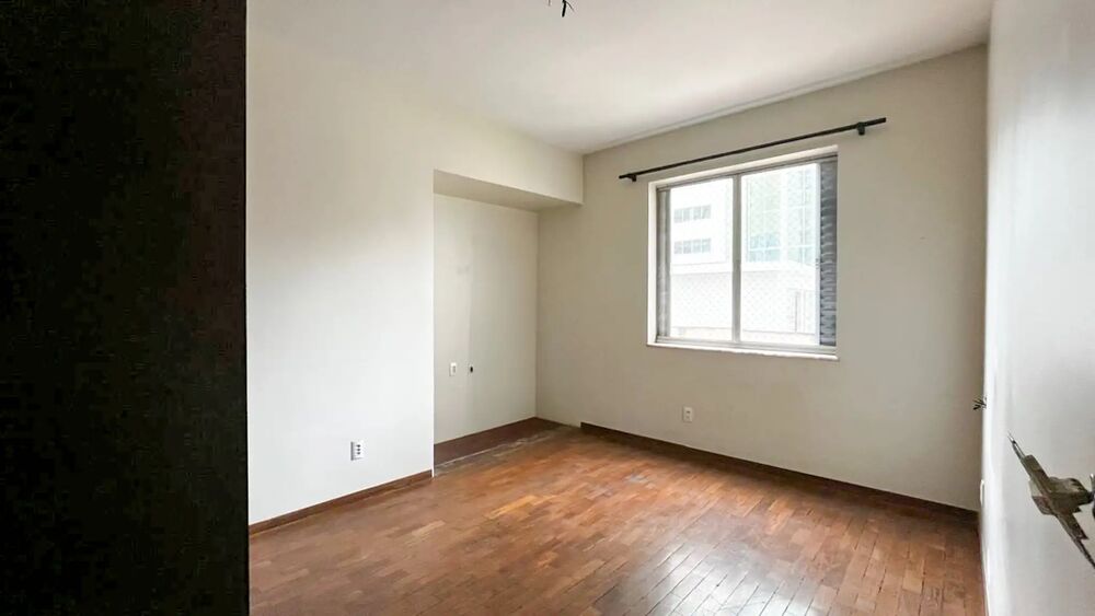 Apartamento à venda com 4 quartos, 160m² - Foto 7