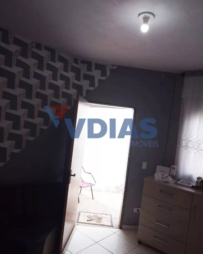 Casa à venda com 2 quartos, 125m² - Foto 2