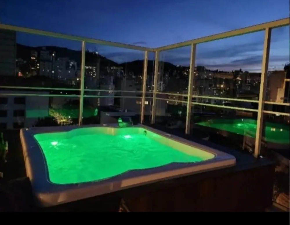 Cobertura, 3 quartos, 216 m² - Foto 1