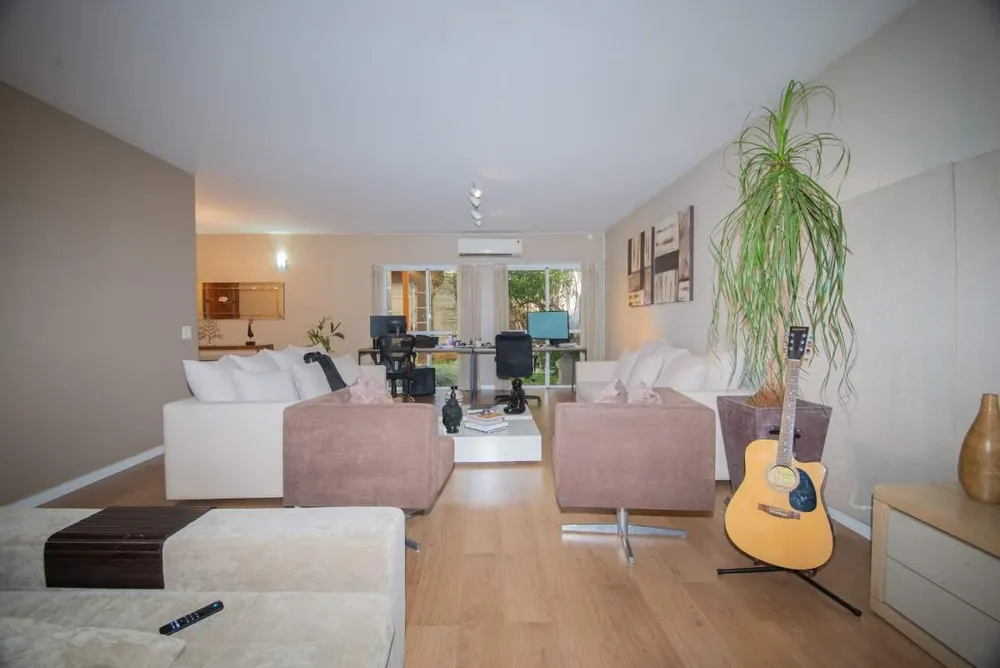 Casa, 4 quartos, 300 m² - Foto 1