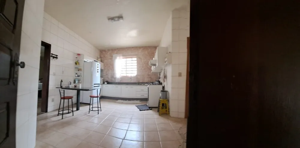 Casa, 4 quartos, 270 m² - Foto 4