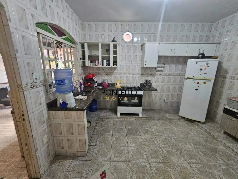 Casa, 3 quartos, 218 m² - Foto 4