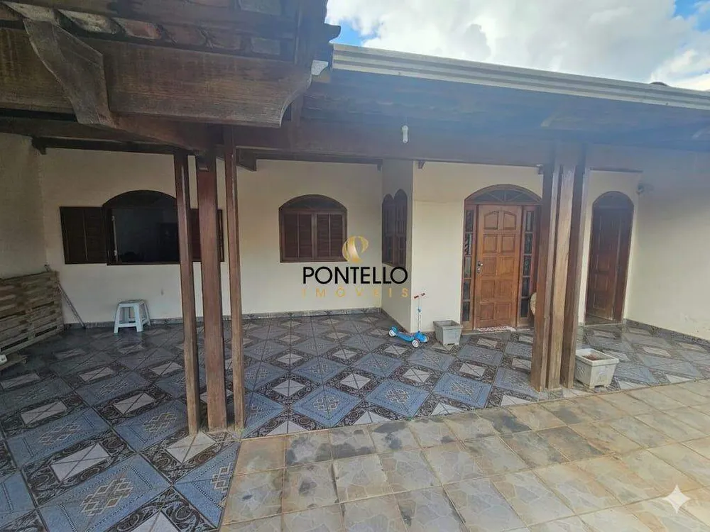 Casa, 3 quartos, 218 m² - Foto 2