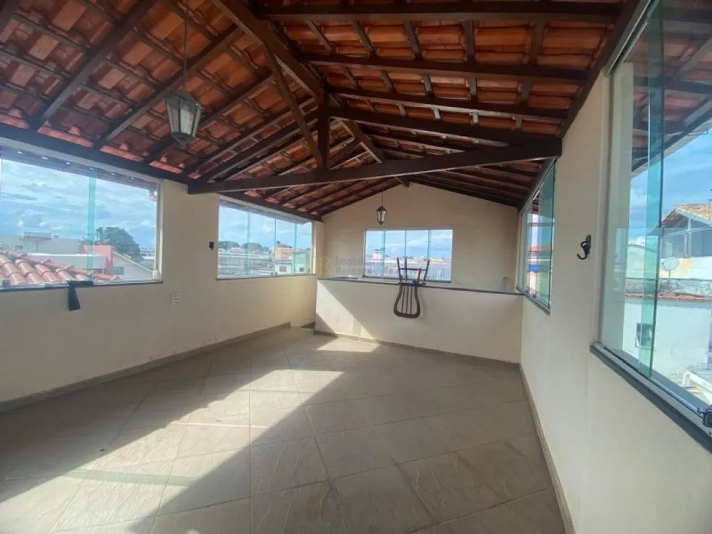 Casa, 3 quartos, 199 m² - Foto 1