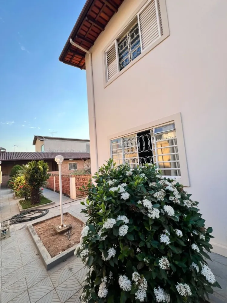 Casa, 4 quartos, 220 m² - Foto 1