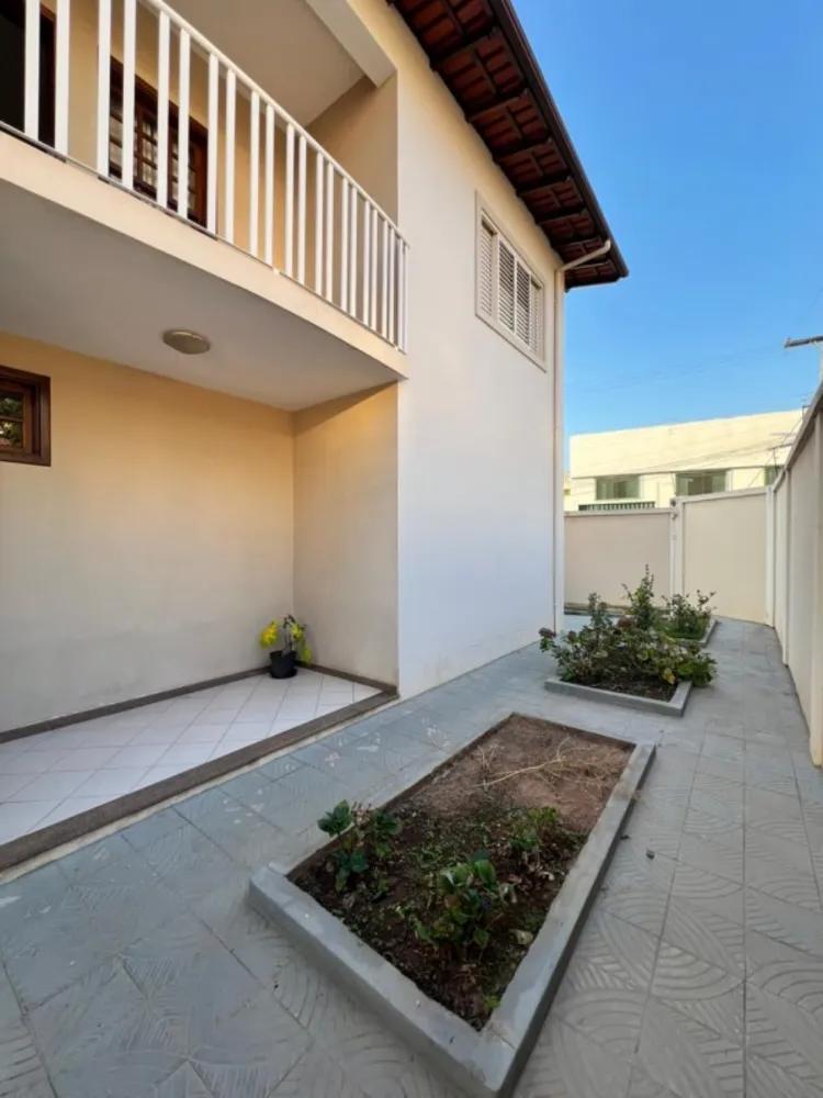 Casa, 4 quartos, 220 m² - Foto 3