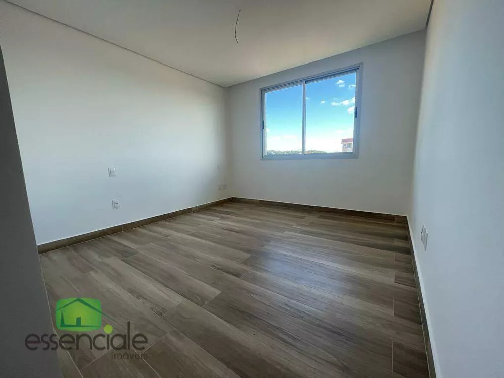 Apartamento à venda com 3 quartos, 108m² - Foto 1