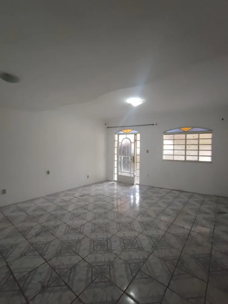 Casa, 4 quartos, 250 m² - Foto 4