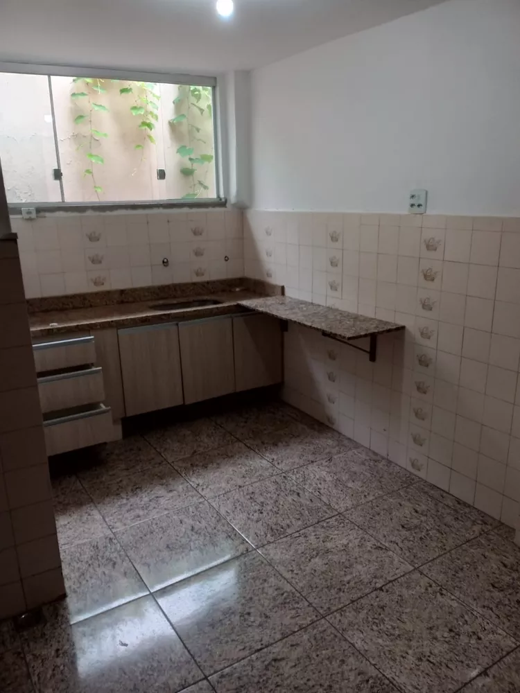 Casa à venda com 6 quartos, 280m² - Foto 14