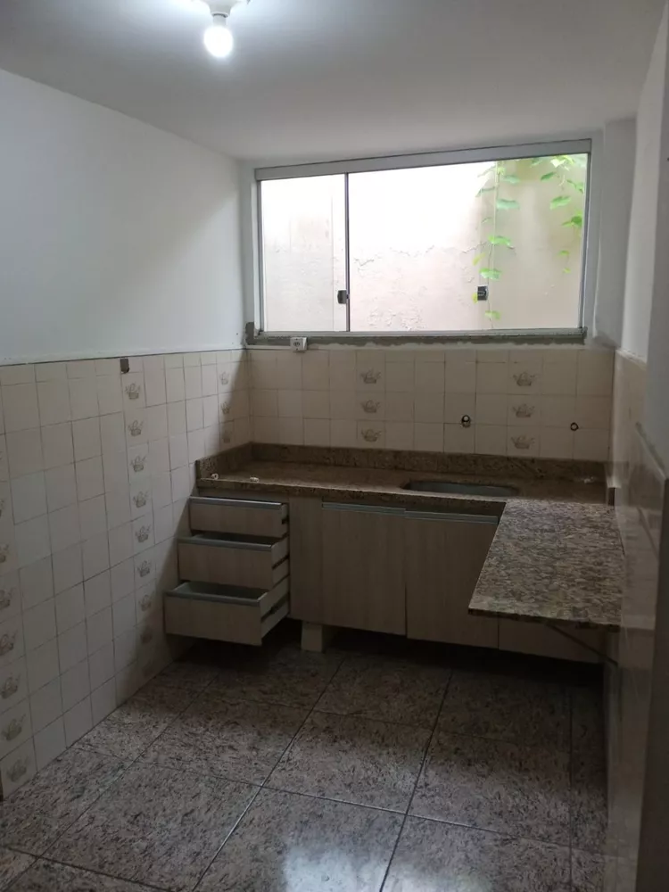 Casa à venda com 6 quartos, 280m² - Foto 7